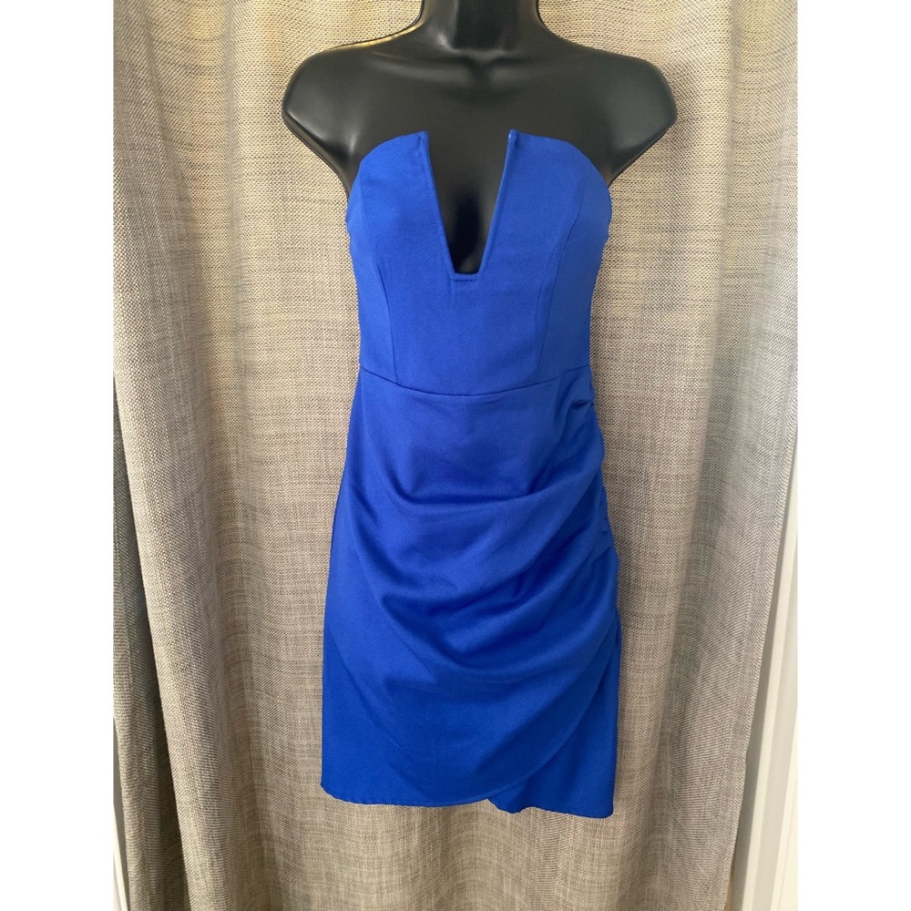 (NWT) Stella boutique | Blue Strapless Dress